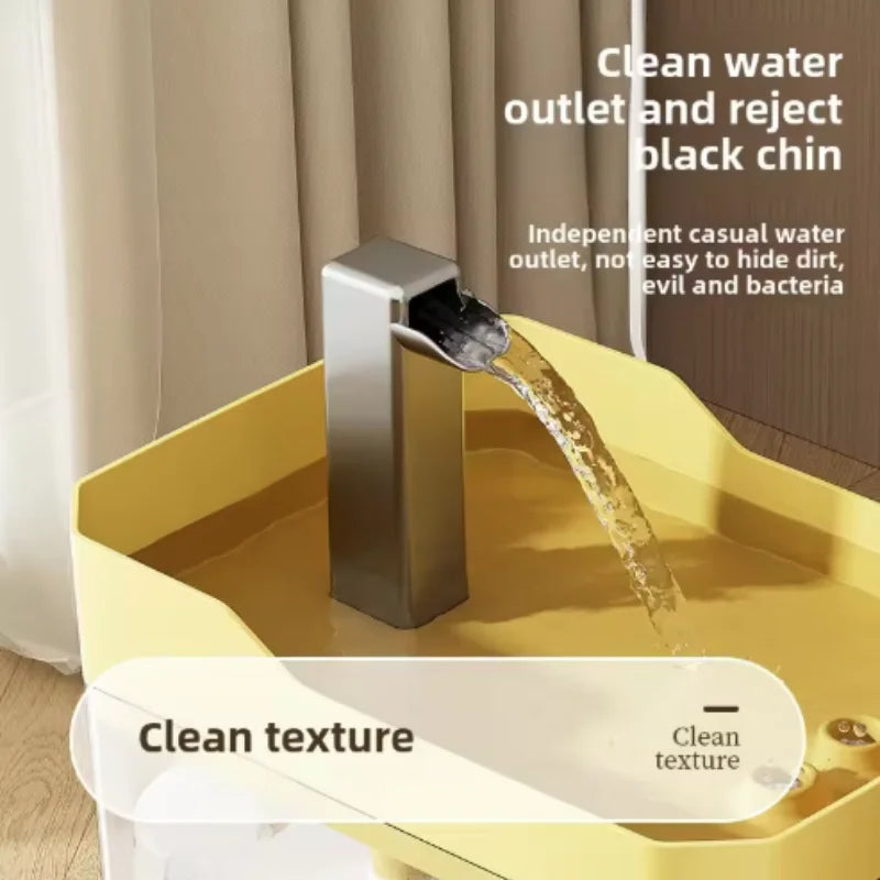 Fontaine à eau filtrante pour chat, silencieuse et automatique, conçue pour encourager une hydratation régulière au quotidien.